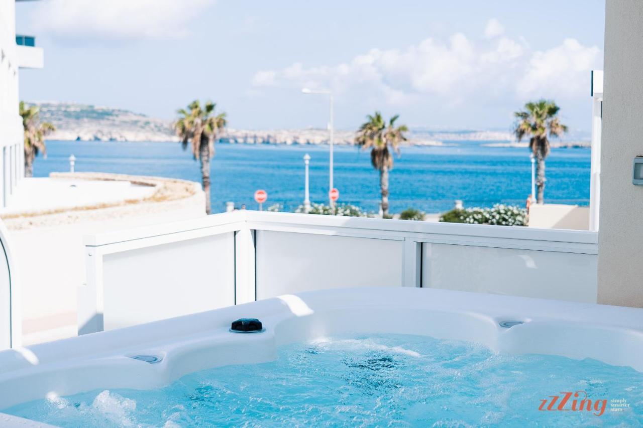 Stunning Holiday Villa With A Heated Jacuzzi เซนต์พอลส์เบย์ ภายนอก รูปภาพ