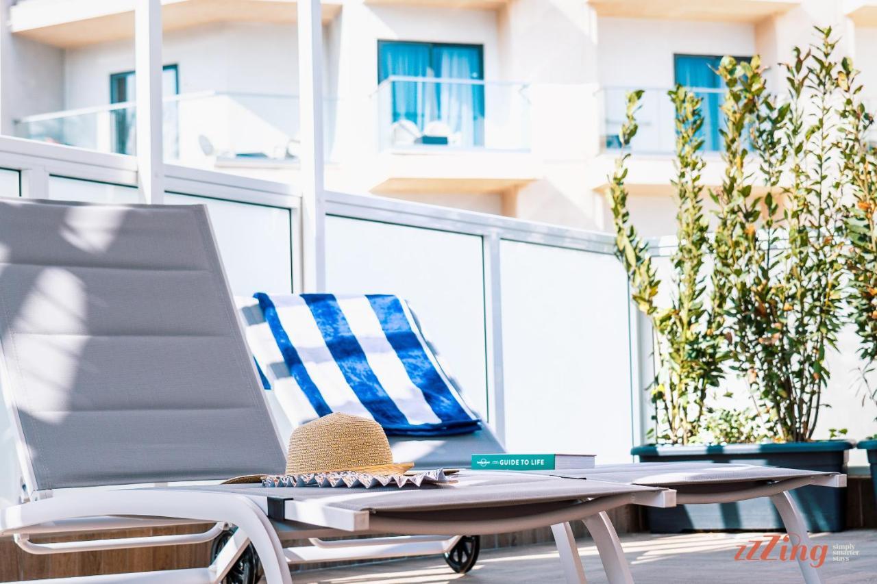 Stunning Holiday Villa With A Heated Jacuzzi เซนต์พอลส์เบย์ ภายนอก รูปภาพ