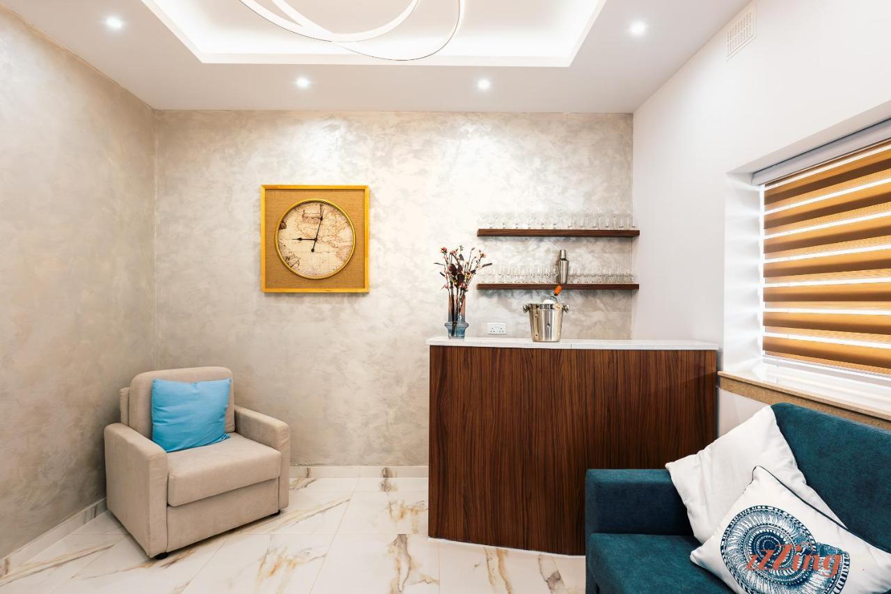 Stunning Holiday Villa With A Heated Jacuzzi เซนต์พอลส์เบย์ ภายนอก รูปภาพ