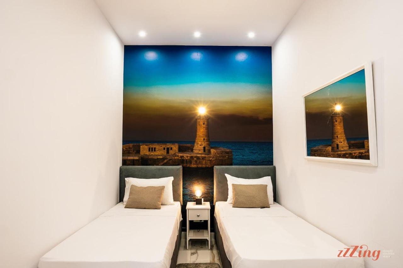 Stunning Holiday Villa With A Heated Jacuzzi เซนต์พอลส์เบย์ ภายนอก รูปภาพ