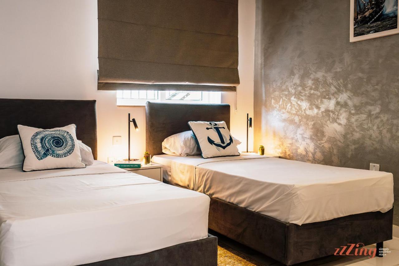 Stunning Holiday Villa With A Heated Jacuzzi เซนต์พอลส์เบย์ ภายนอก รูปภาพ